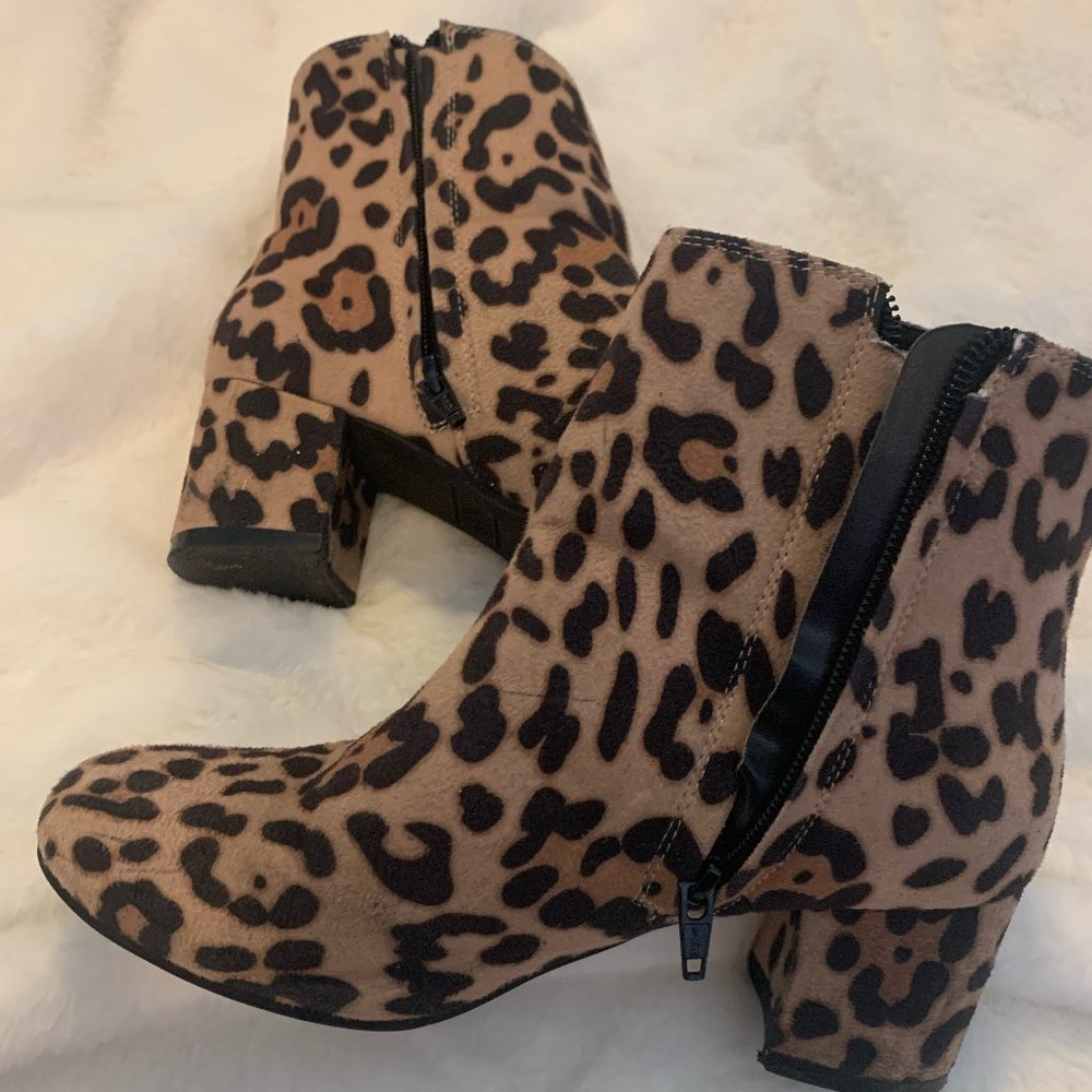 Cheetah Booties - Picture 2 of 3